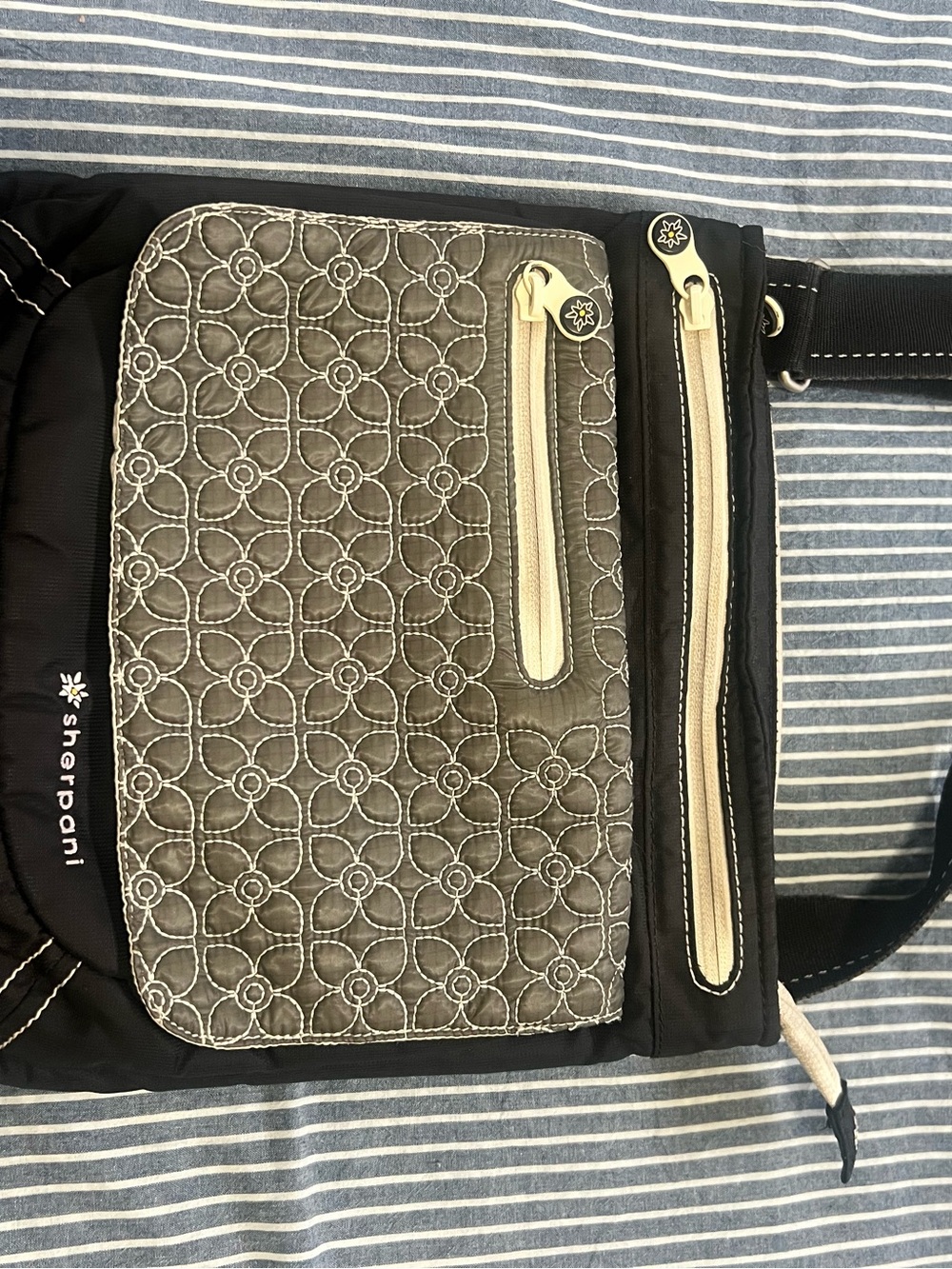 Crossbody Bag with Cream Trim, Sherpani - Picture 4 of 8